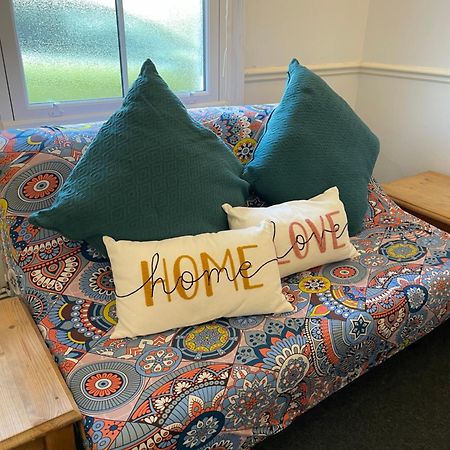 Cozy 3 Bedrooms Home Off Mill Road Sleep CBG Екстериор снимка