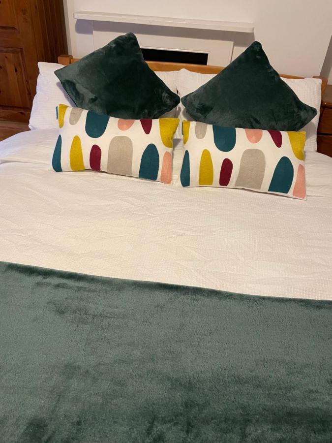 Cozy 3 Bedrooms Home Off Mill Road Sleep CBG Екстериор снимка