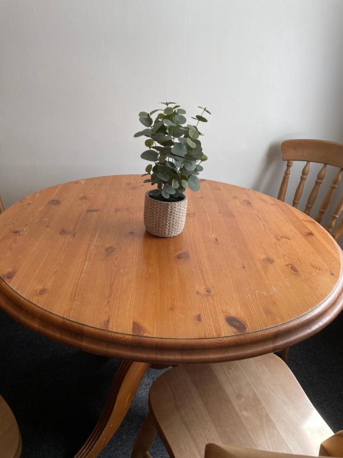 Cozy 3 Bedrooms Home Off Mill Road Sleep CBG Екстериор снимка