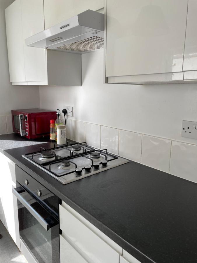 Cozy 3 Bedrooms Home Off Mill Road Sleep CBG Екстериор снимка